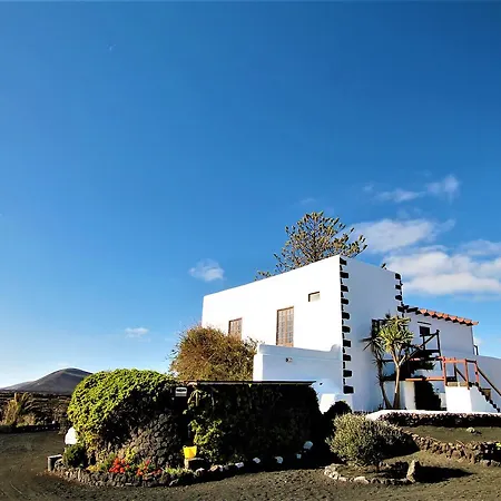 Finca Tisalaya * Tinajo
